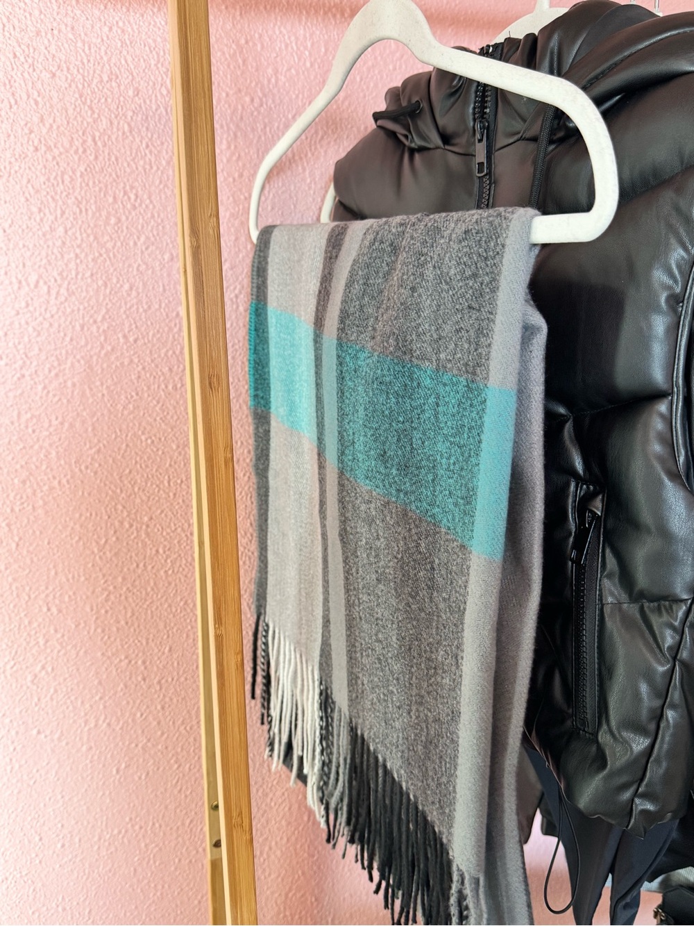 Black Women's scarf 🧣